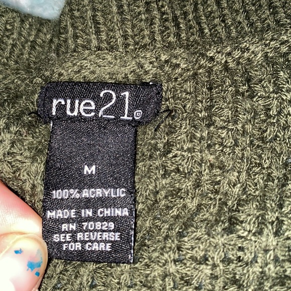 Rue21 cropped cable knit sweater (M) - Picture 3 of 5